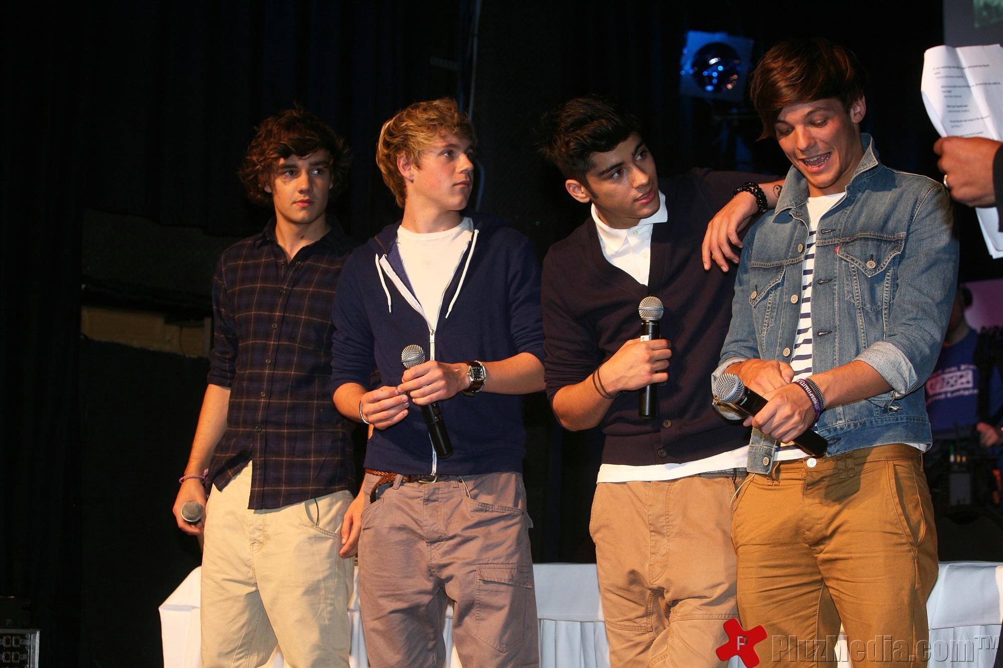 One Direction attends a fan event at the Hotel Arena | Picture 95485